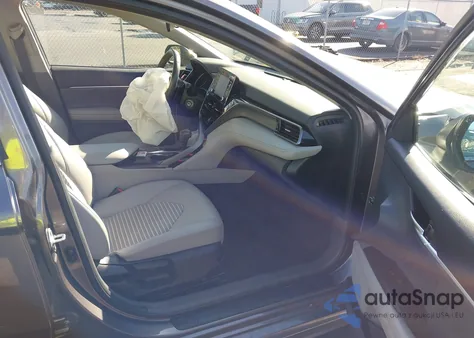 2023 Toyota Camry Se z USA, uszkodzony, nr VIN 4T1G11AK8PU735065